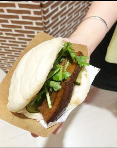 Steam Pork Bun (割包)