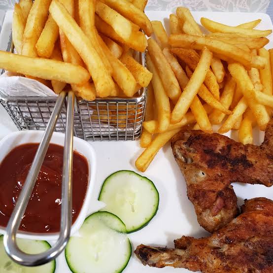 CHICKEN AND CHIPS OR YAM 